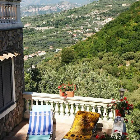 Casarufolo Paradise Guest house 2*