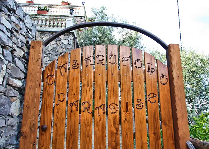 בית הארחה Casarufolo Paradise